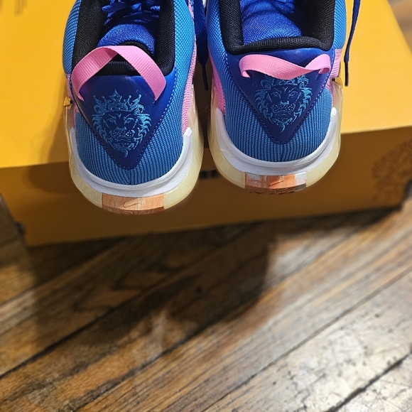 New Nike LeBron Witness 7 Basketball Men Size 11 - Picture 4 of 6